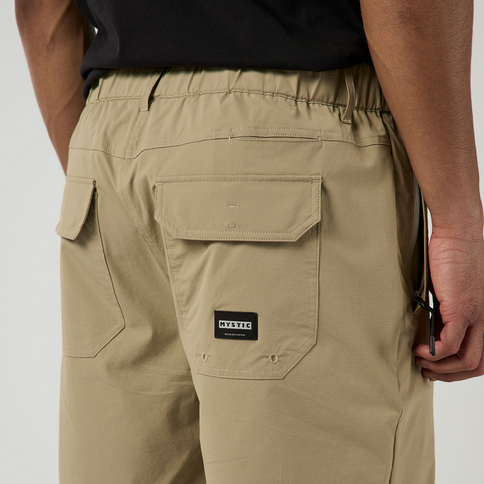 Endure Hybrid Short - Sand  Korte Broek van Mystic | SHAKA