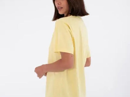 Script Regular Tee - Macadamia  T-Shirt van Hurley | SHAKA